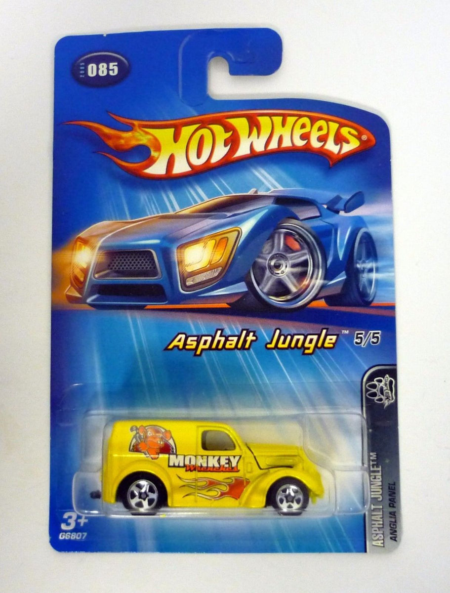 Hot Wheels Anglia Panel #085 Asphalt Jungle 5/5 Yellow Die-Cast