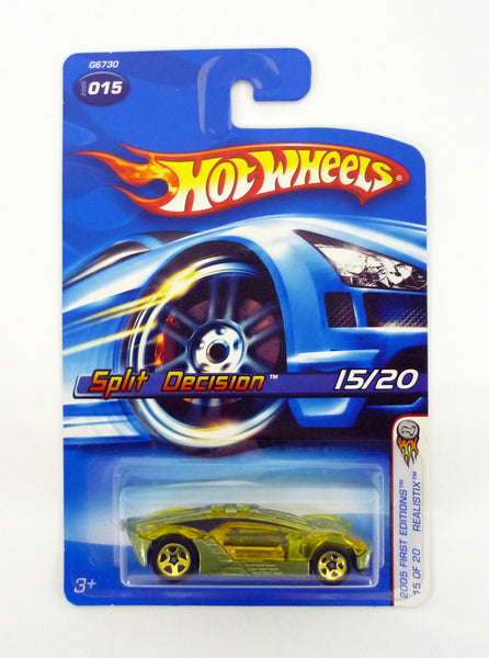 Hot Wheels Split Decision #015 Realistix 15 of 20 Green Die-Cast Car 2006